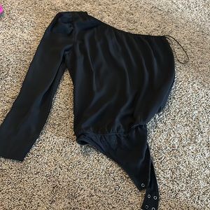 One shoulder bodysuit 🤍